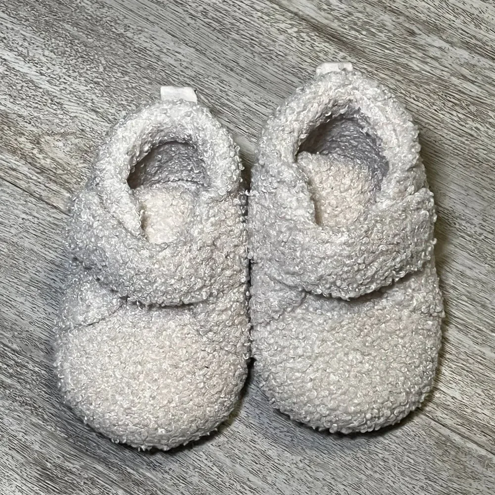 Mickey‎ Mouse baby outfit and shoes bundle